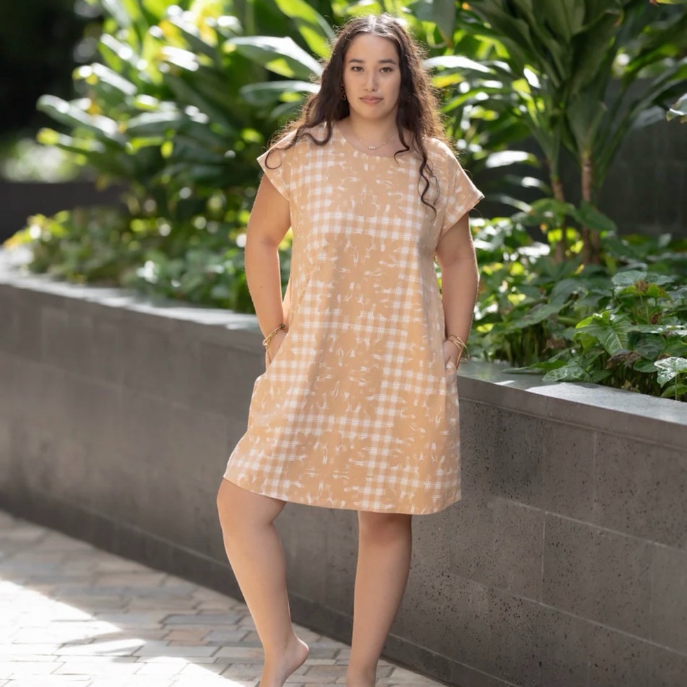 HANNAH DRESS HIBISCUS HAWAIIAN QUILT